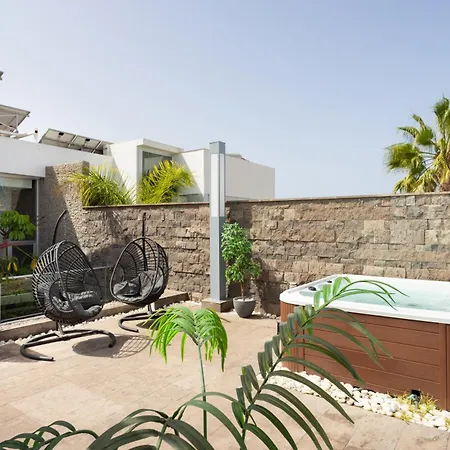 Luxury Bkm In Playa Del Duque * 阿德耶